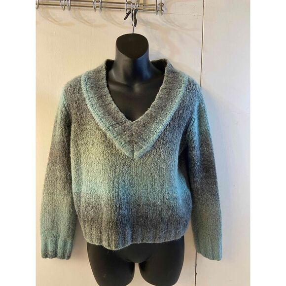 Woolrich Wool blend Cropped Ls sweater Womens Small S Aqua & Gray color block - Picture 1 of 7